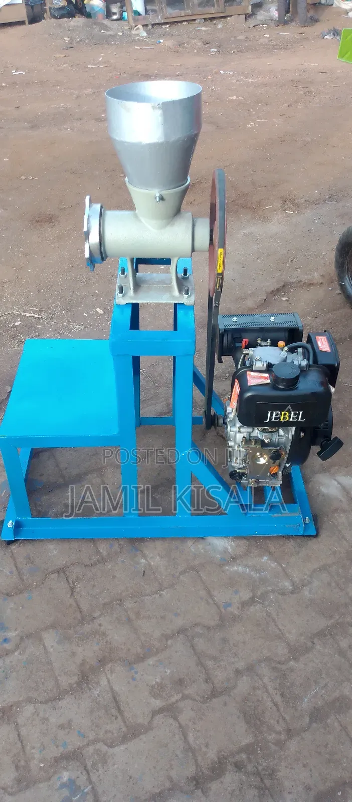 Pellet Machine With an Air Cool Diesel Engine
