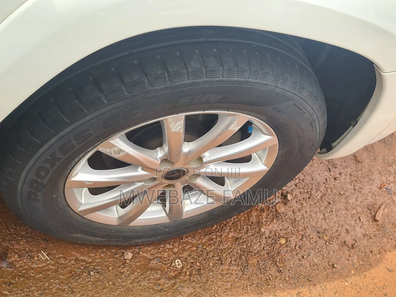 Toyota Vanguard 2011 White