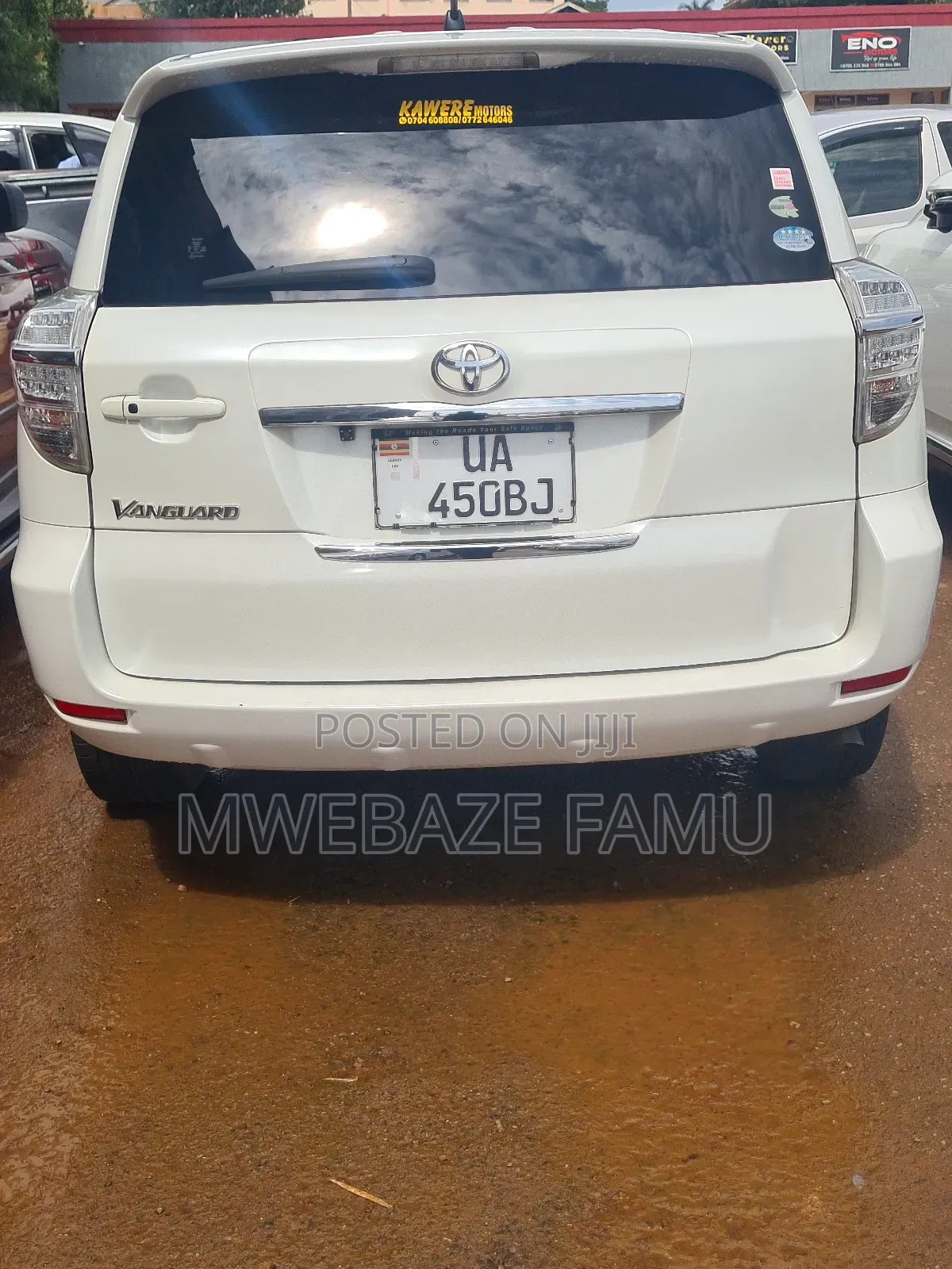 Toyota Vanguard 2011 White