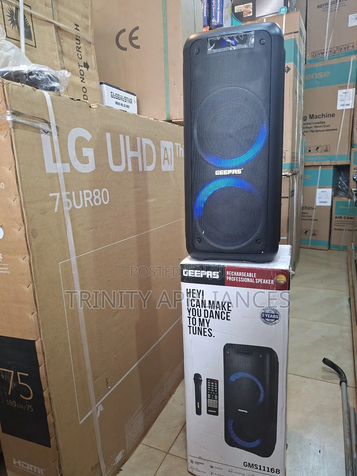 Geepas Rechargeable Professional Speaker + Microphone Gms11168- Black
