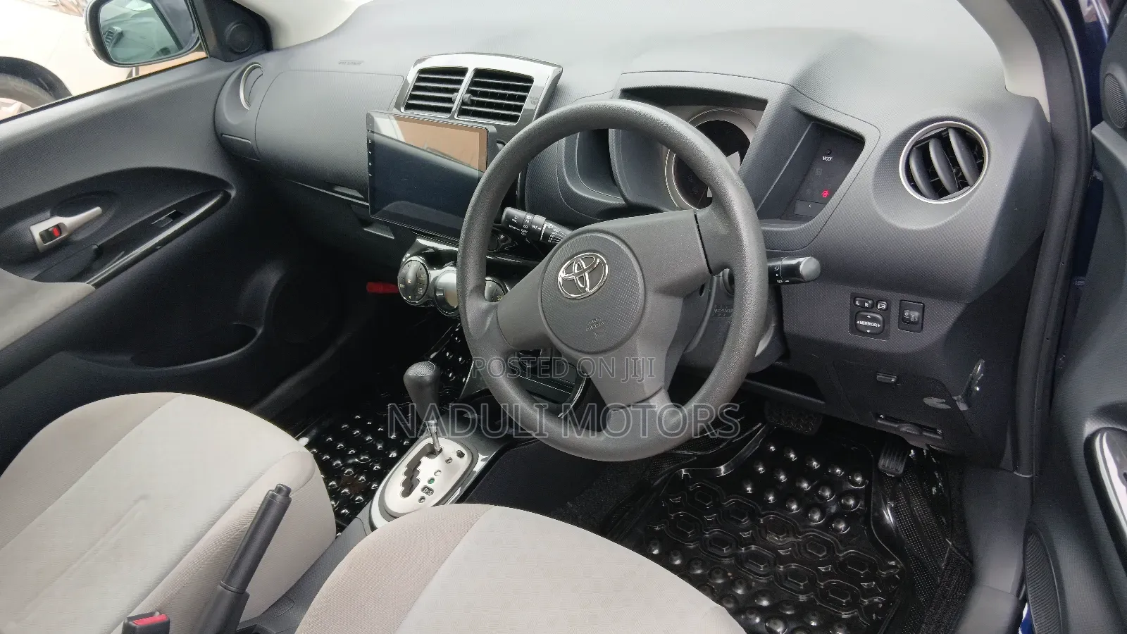 Toyota IST 2011 Blue