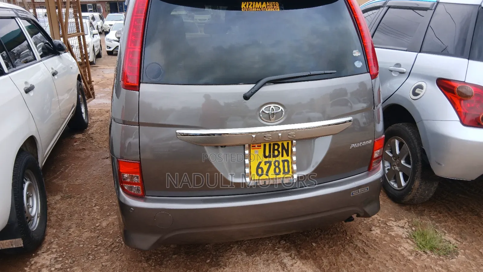 Toyota ISIS 2009 Gray