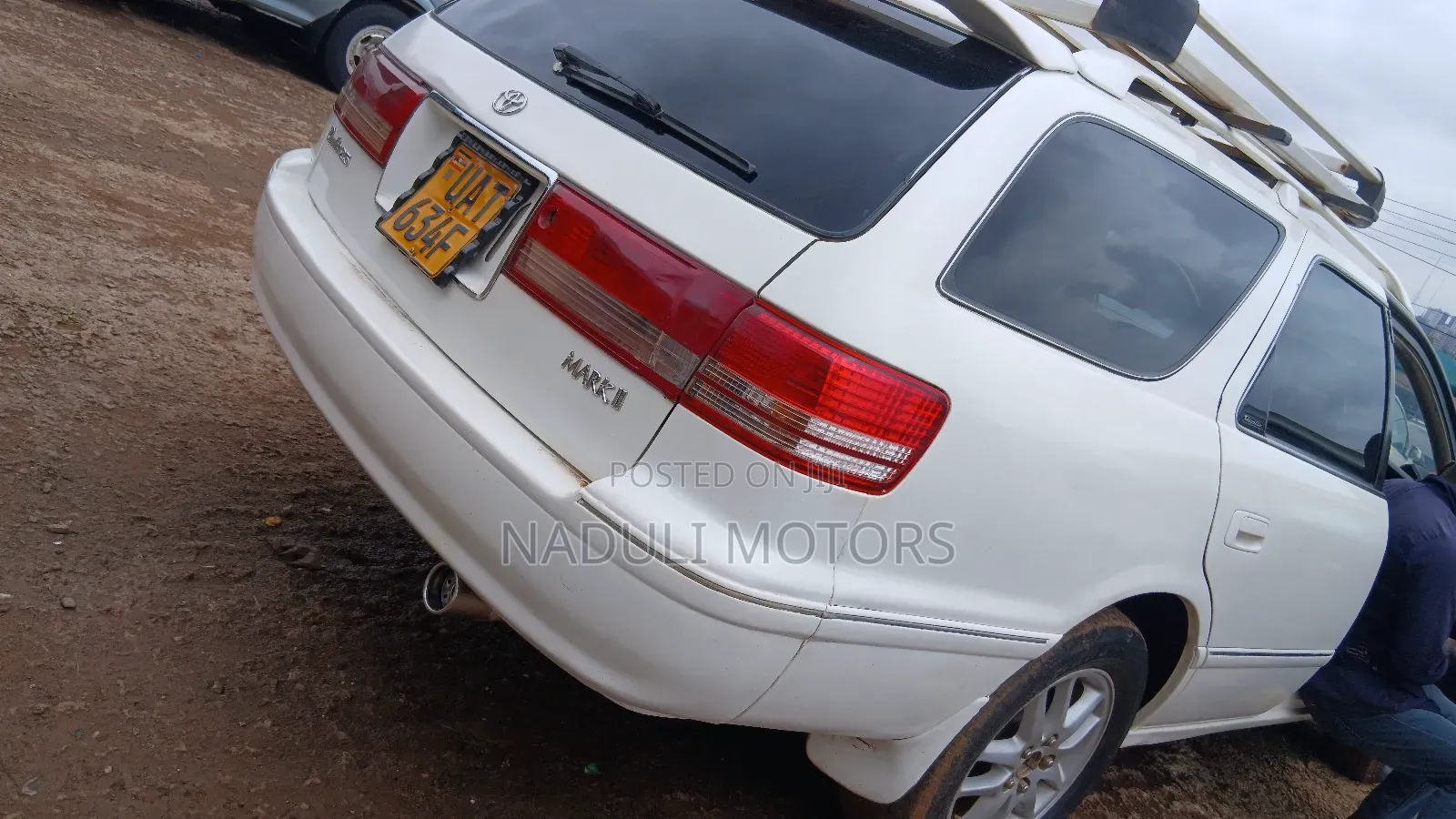 Toyota Mark II Qualis 2002 White