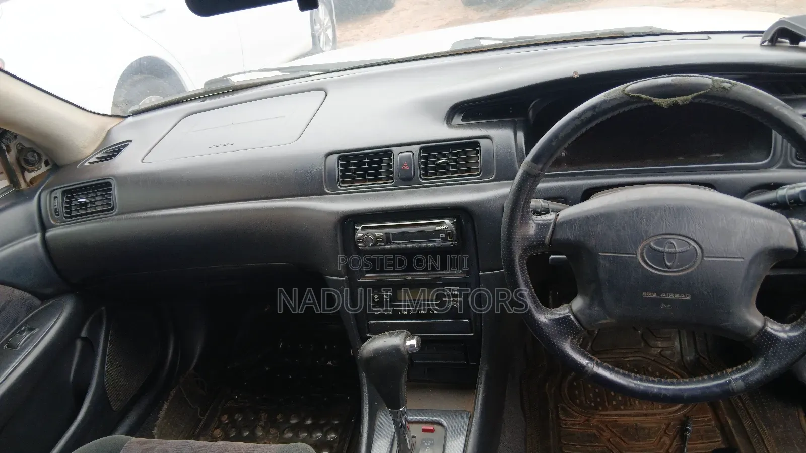 Toyota Mark II Qualis 2002 White