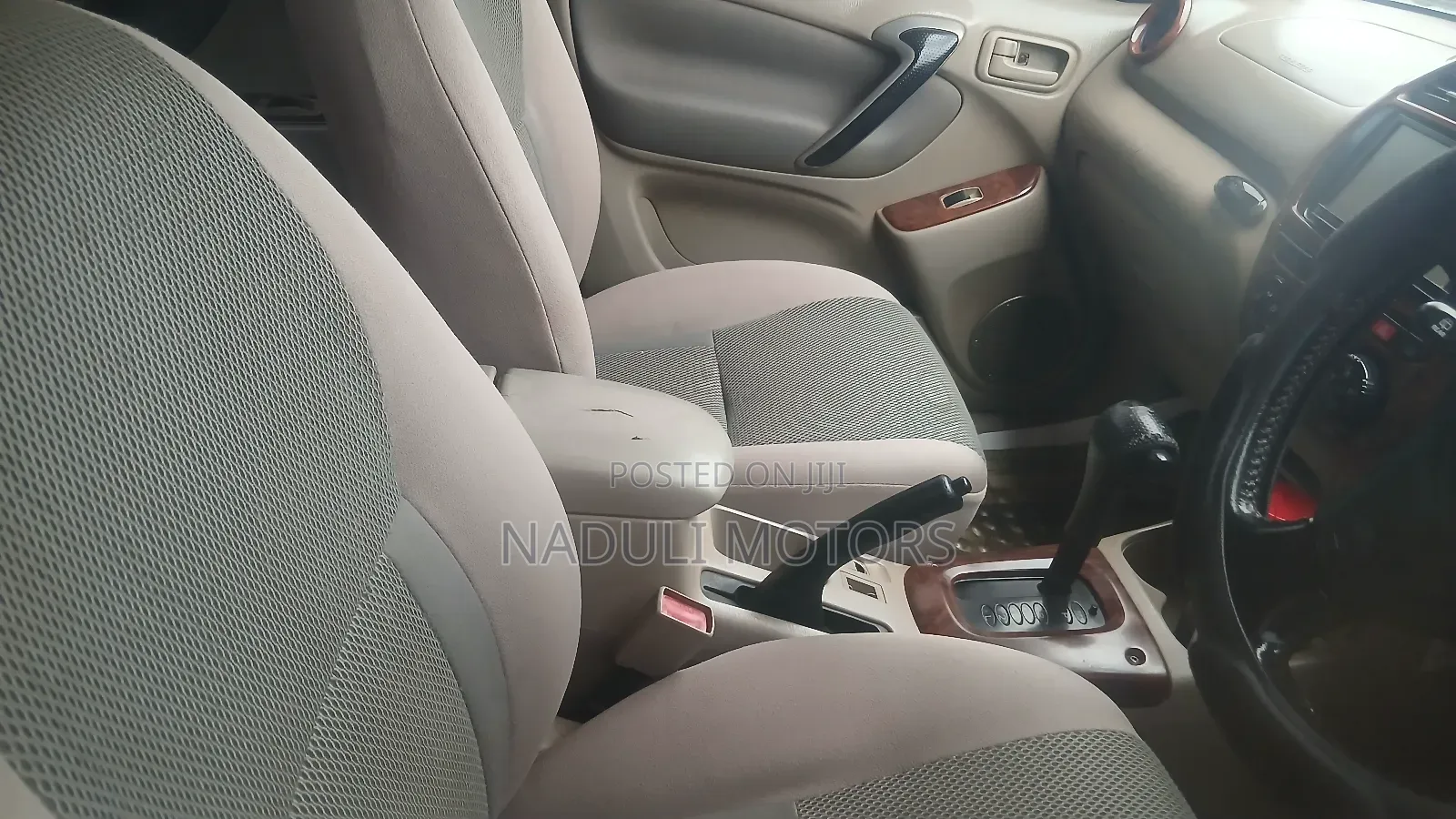 Toyota RAV4 1.8 2005 Gold