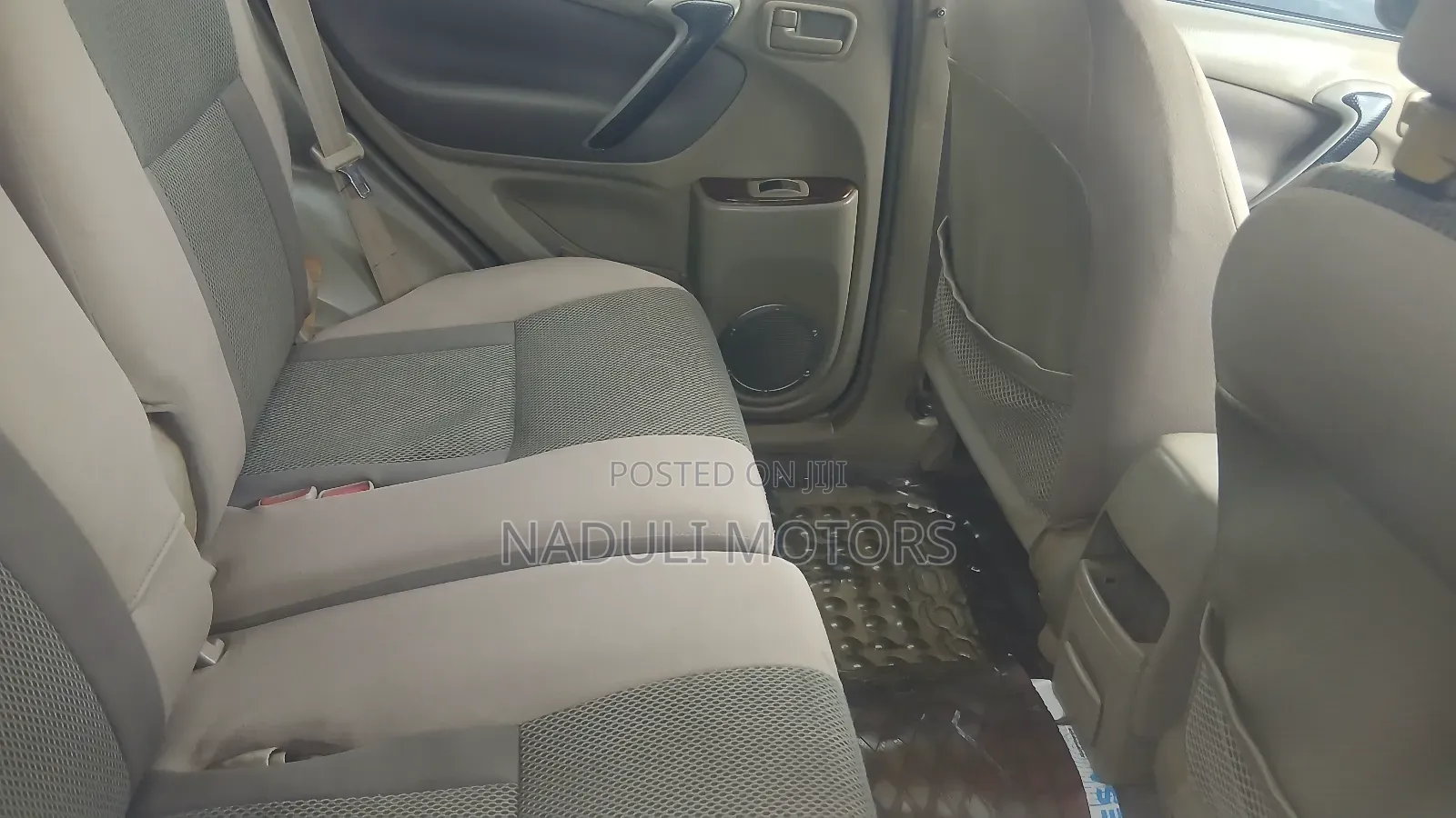 Toyota RAV4 1.8 2005 Gold