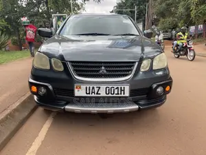 Mitsubishi Dion 2002 Gray