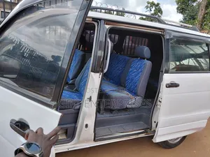 Toyota Noah 2.0 FWD (8 Seater) 2001 White
