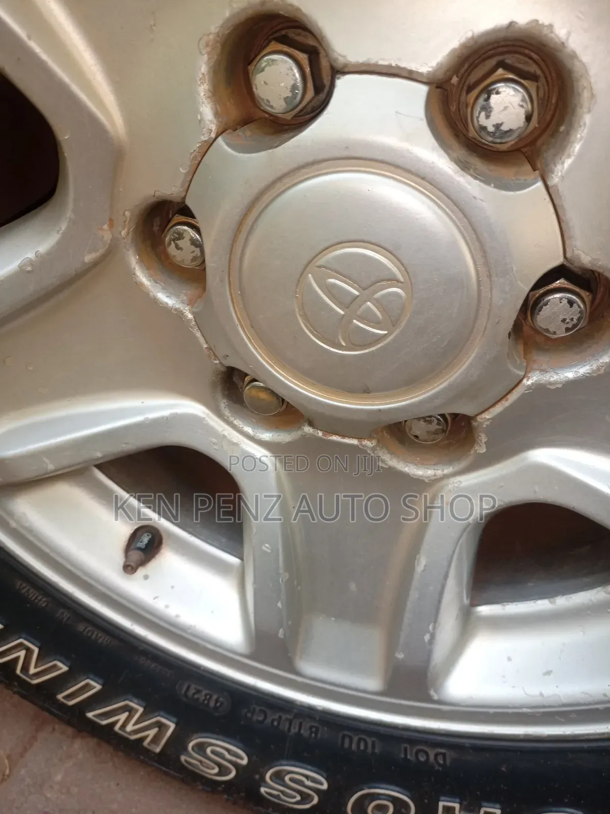 Toyota Landcruiser, Tacoma and Surf 4runner Wheel Center Caps
