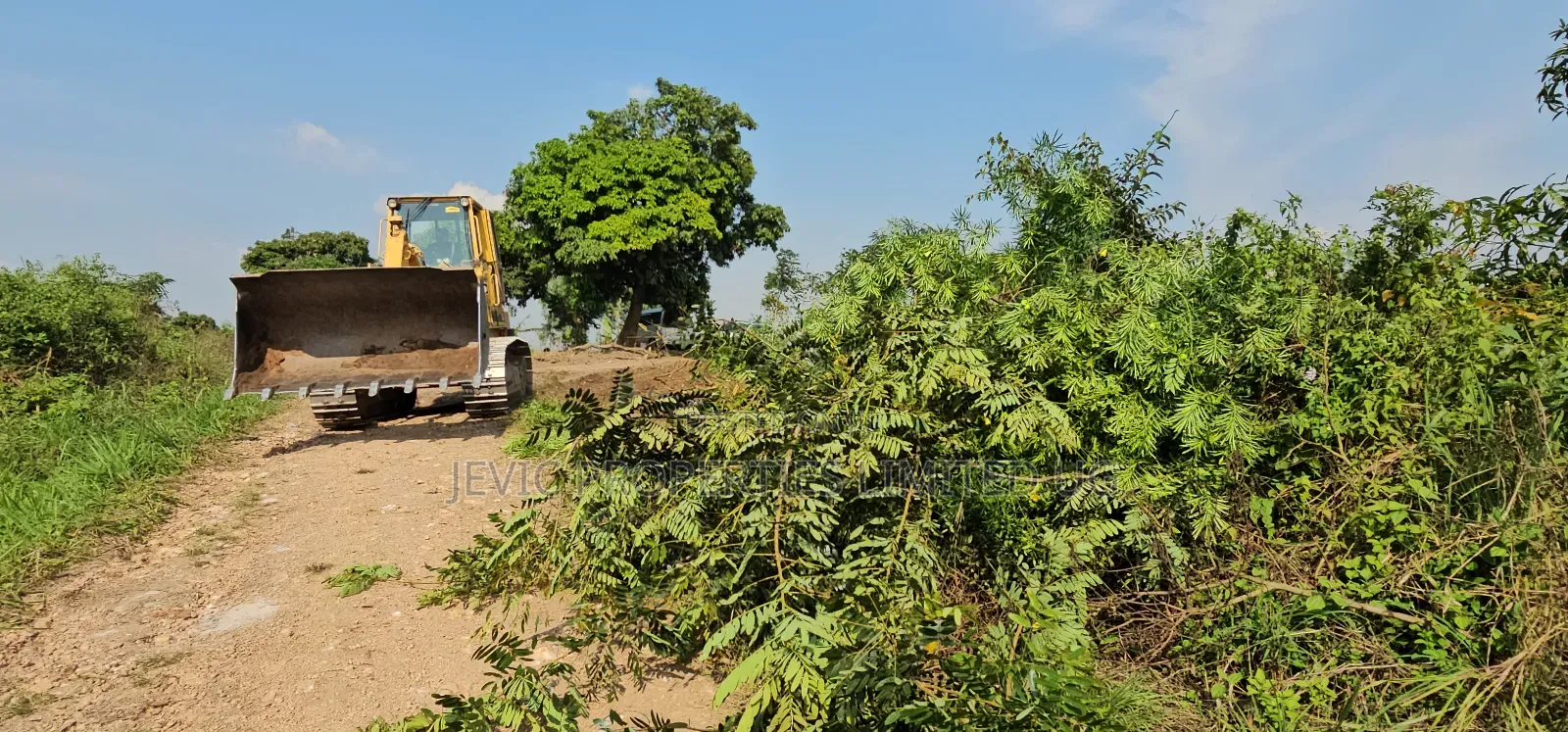 Am Challenging You That 2 M Ugx Can Get a Plot of Land at Kakiri