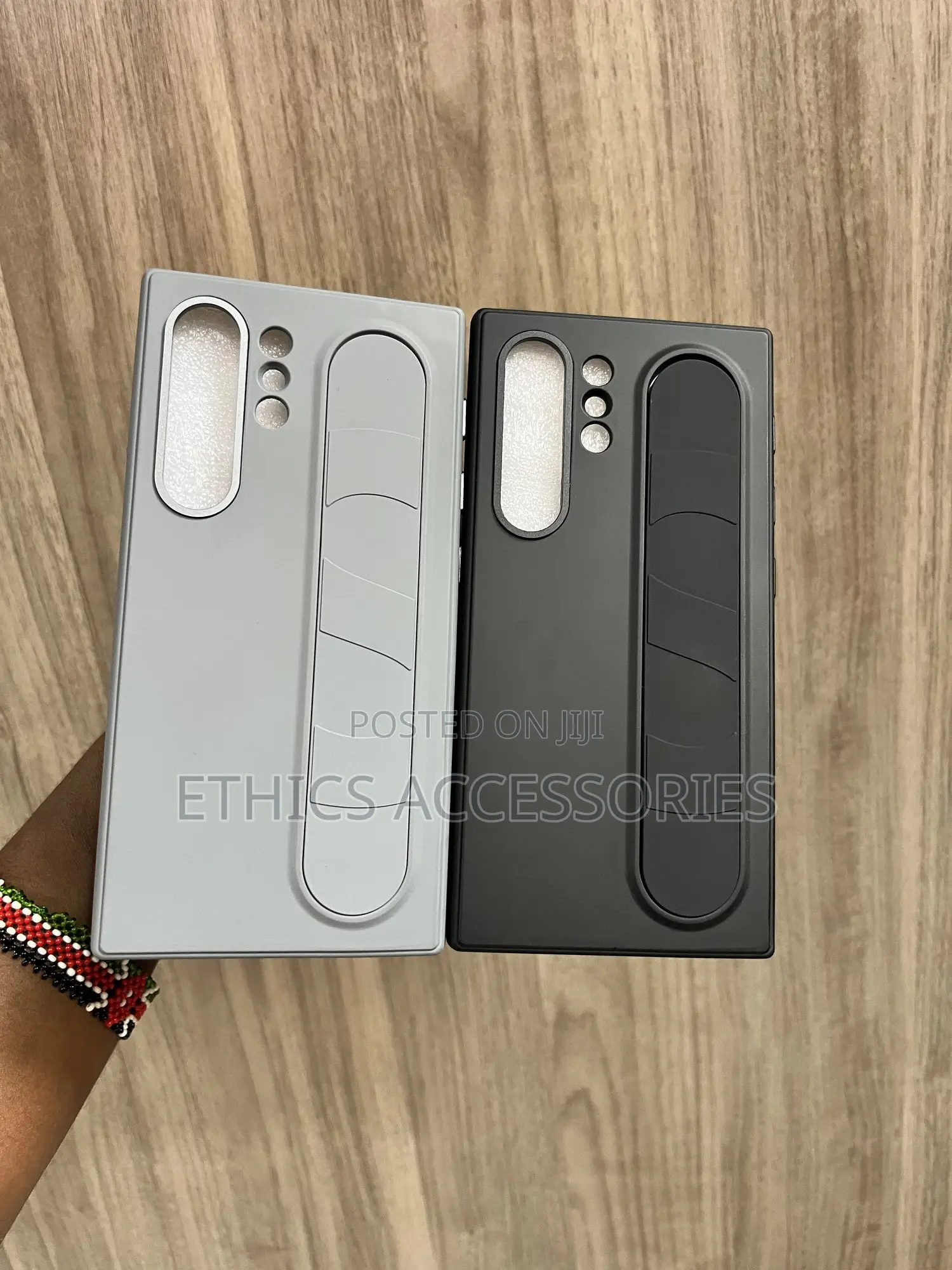 Samsung Standing Grip Cases in S24uand 25 Ultra Only