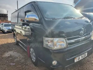 Toyota HiAce 2015 Black