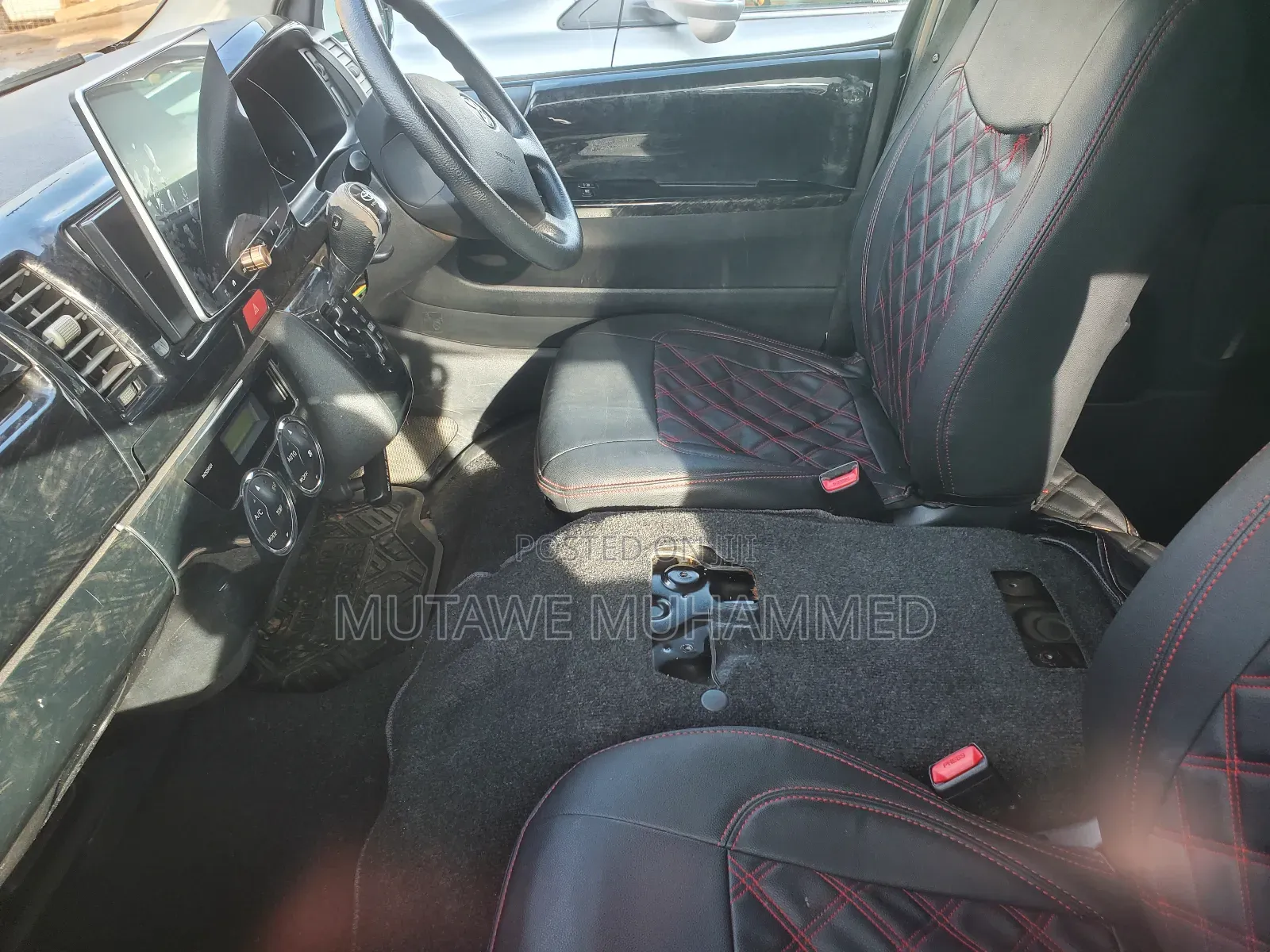 Toyota HiAce 2015 Black