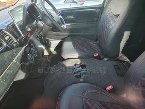 Toyota HiAce 2015 Black