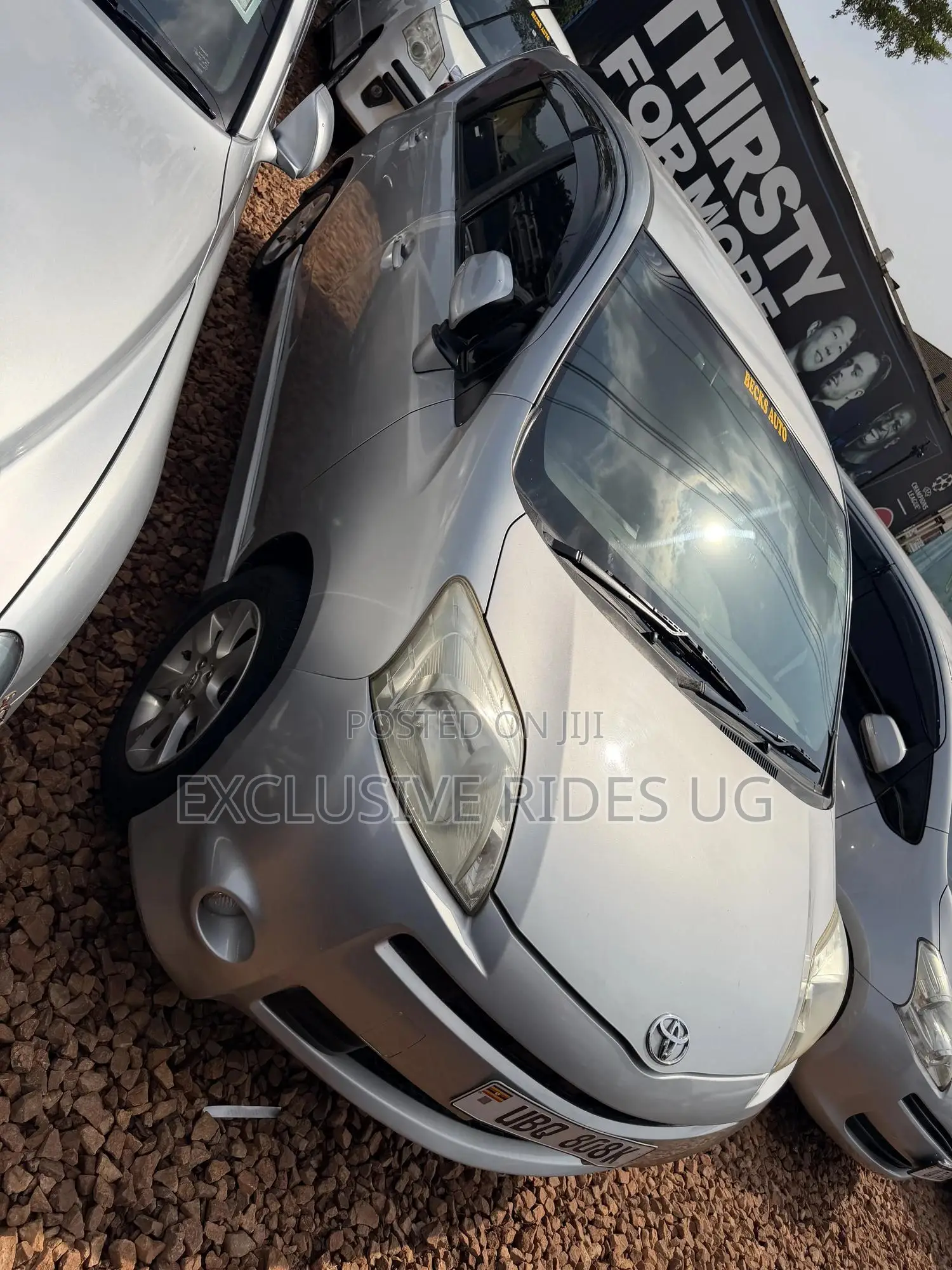 Toyota Passo Sette 1.5 AWD 2011 Silver
