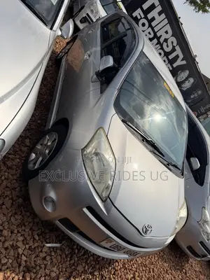 Toyota Passo Sette 1.5 AWD 2011 Silver
