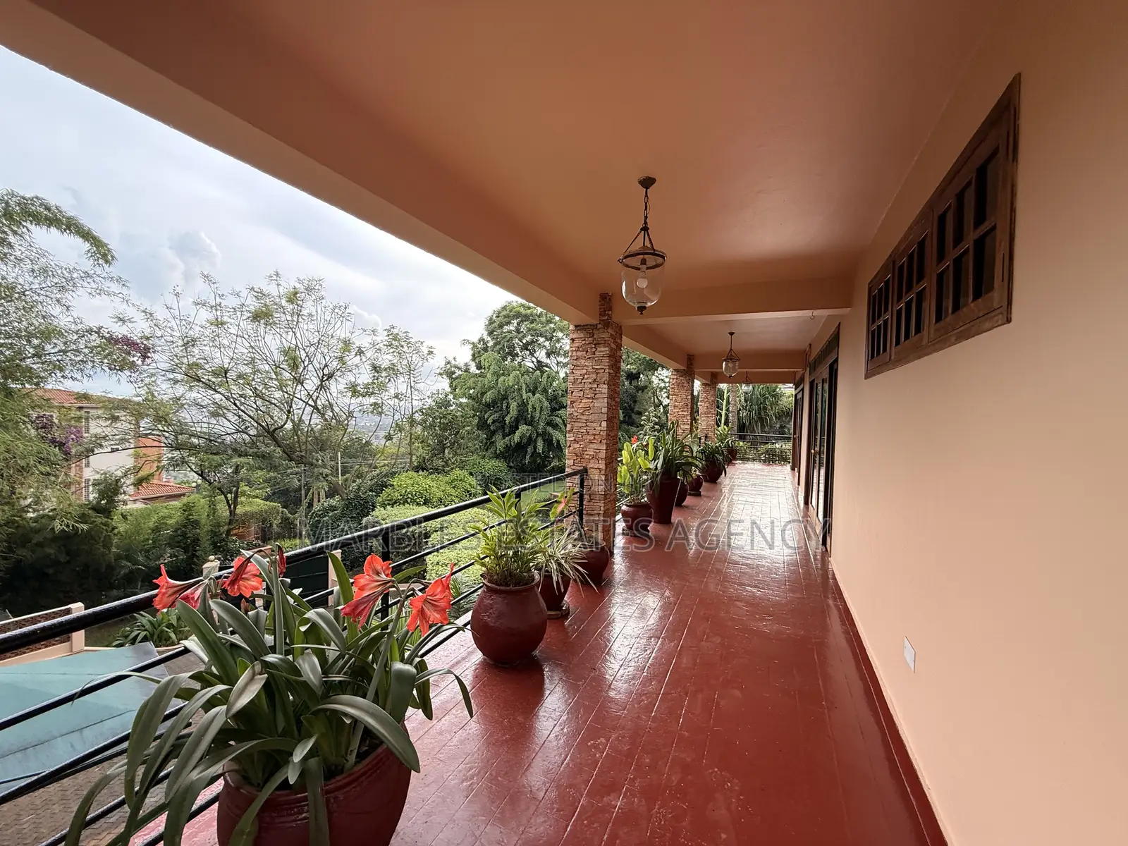 6bdrm House in Mbuya, Central Division for rent