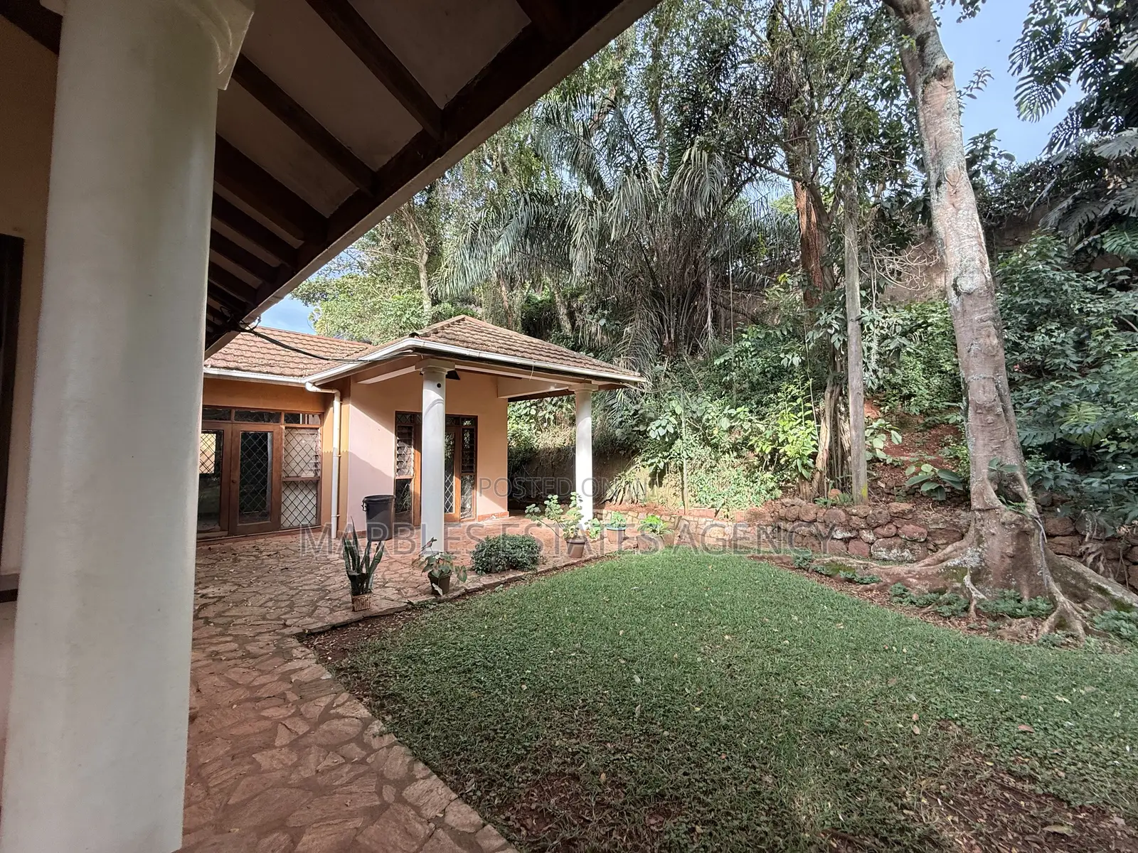 5bdrm House in Mbuya, Central Division for rent