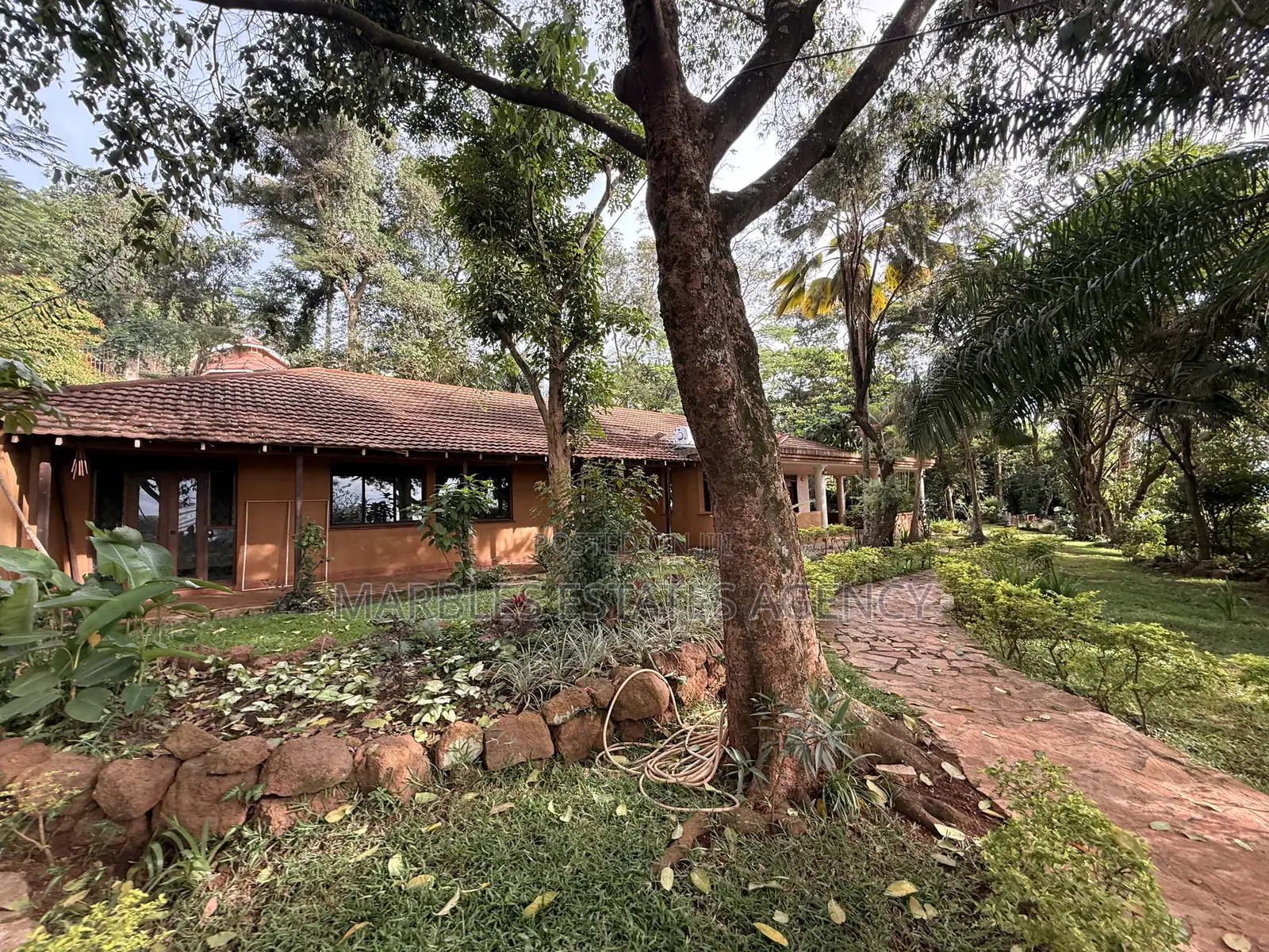 5bdrm House in Mbuya, Central Division for rent