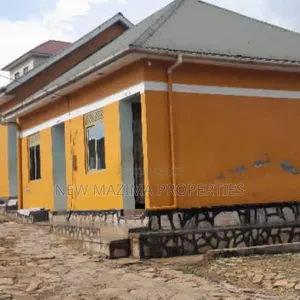Very Busy Guest House Of Over 10 Selfcontained Guest Rooms Oquicksale