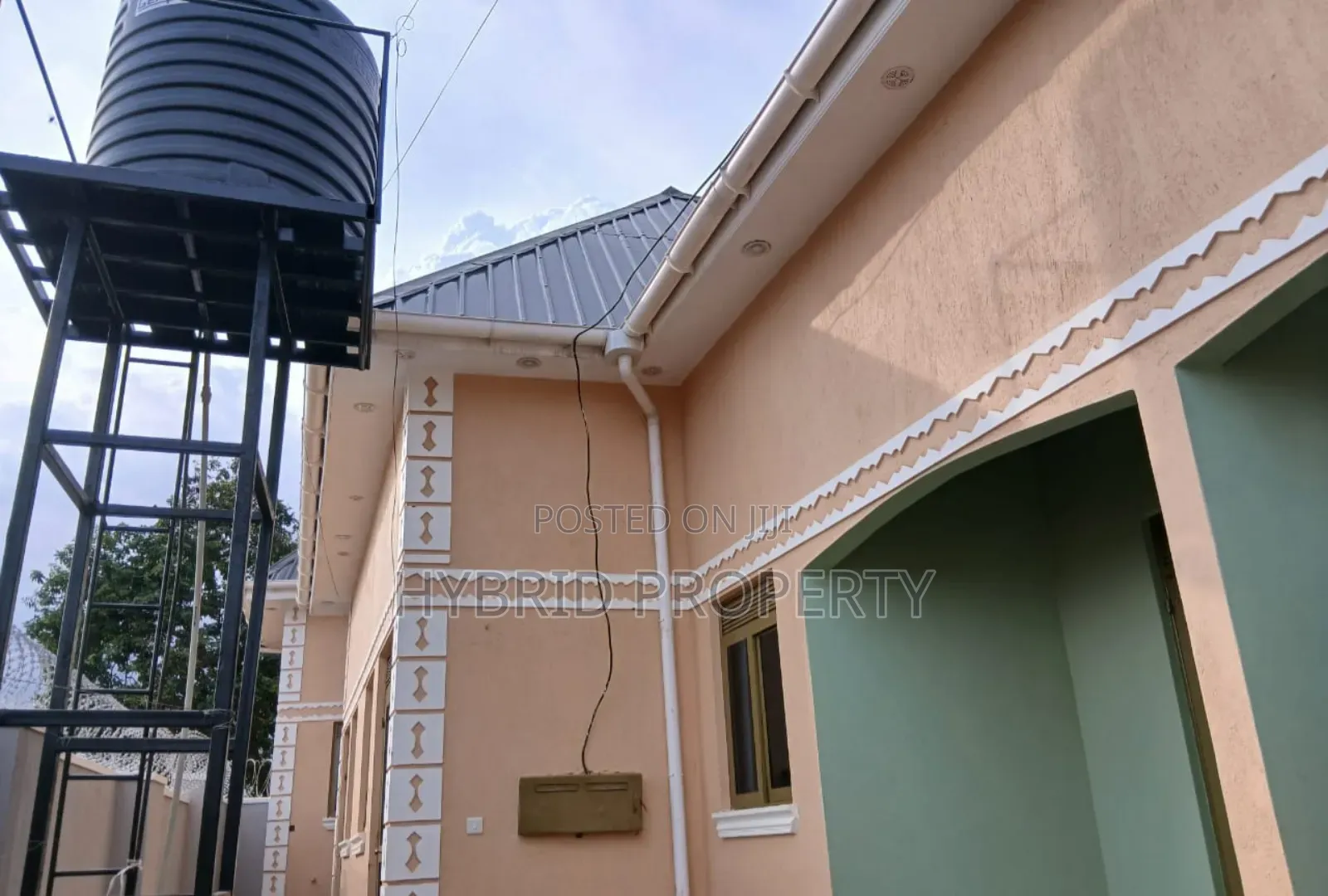 7bdrm Apartment in Kasubi Along Hoima, Rubaga for sale