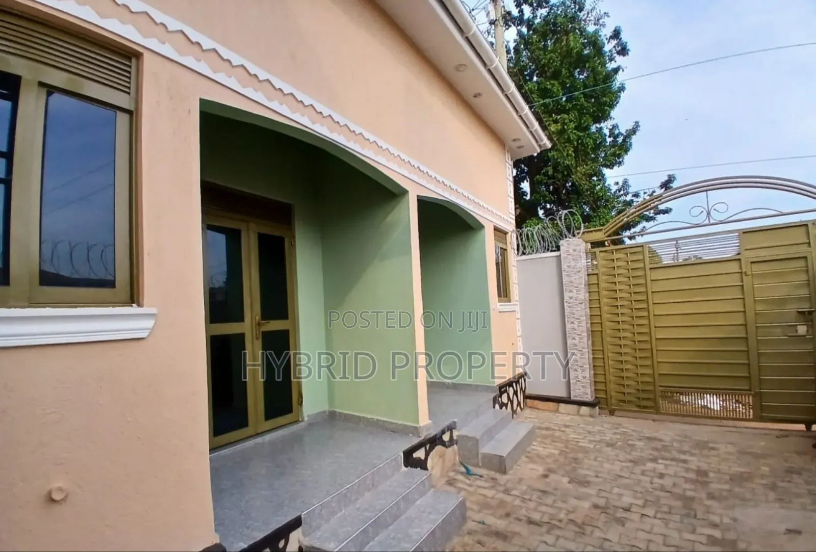 7bdrm Apartment in Kasubi Along Hoima, Rubaga for sale