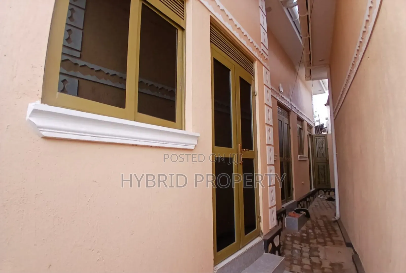 7bdrm Apartment in Kasubi Along Hoima, Rubaga for sale