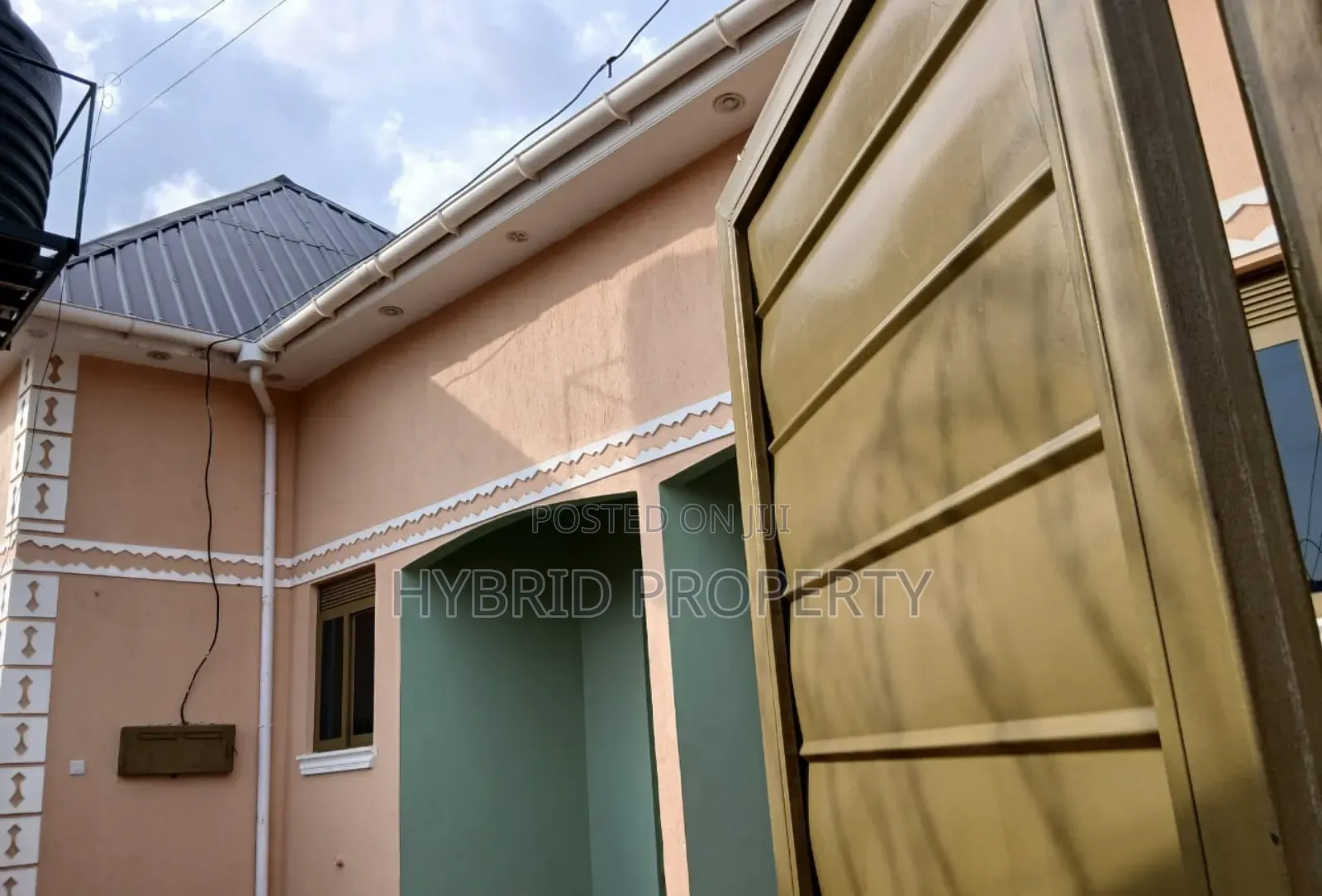 7bdrm Apartment in Kasubi Along Hoima, Rubaga for sale