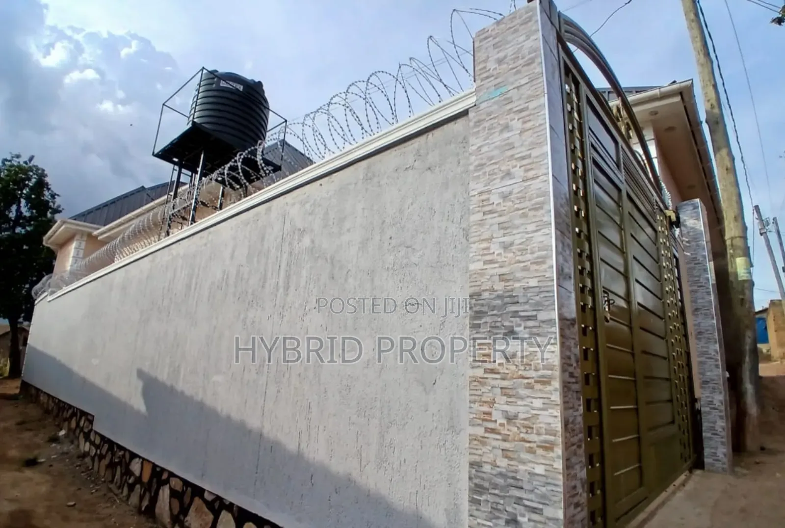 7bdrm Apartment in Kasubi Along Hoima, Rubaga for sale