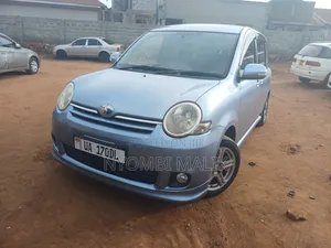 Toyota Sienta 2011 Blue