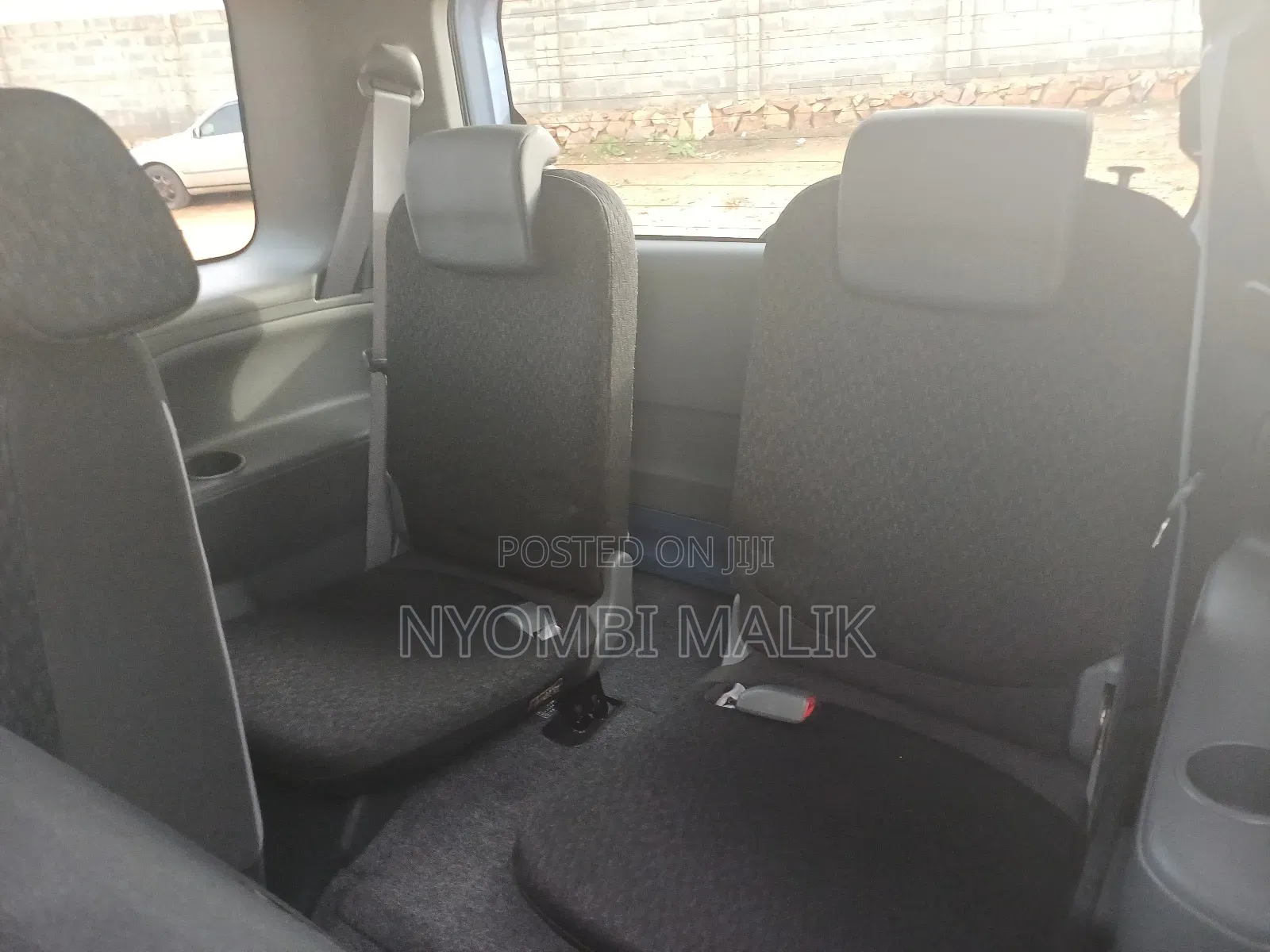 Toyota Sienta 2011 Blue
