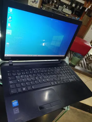 Laptop Toshiba Satellite E40 4GB Intel HDD 160GB