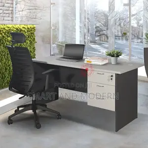 Office Desk/Wooden Study Table/Workstation/Office Tables 40 Chairs