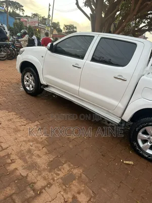 Toyota Hilux 2015 White