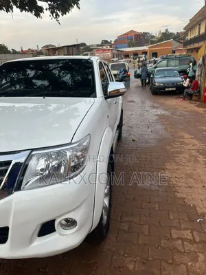 Toyota Hilux 2015 White