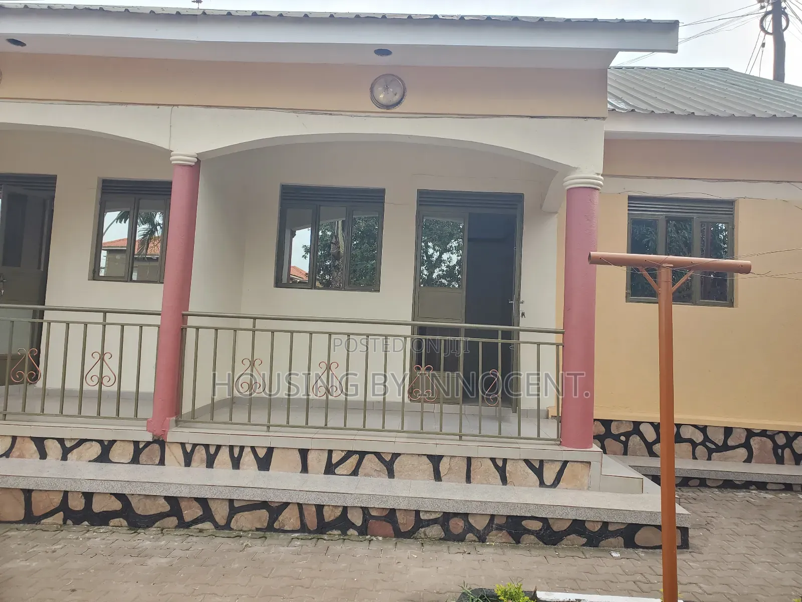 2bdrm Bungalow in Kisota Road, Central Division for rent