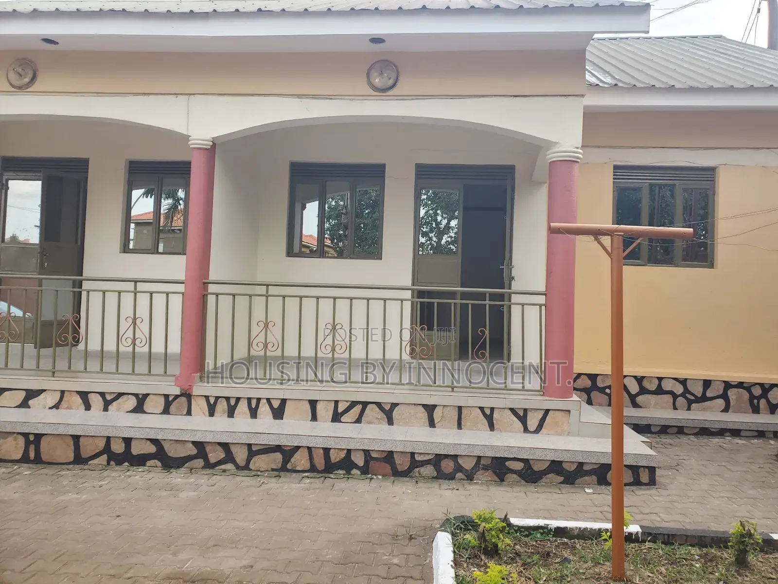 2bdrm Bungalow in Kisota Road, Central Division for rent