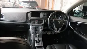 Volvo V40 2018
