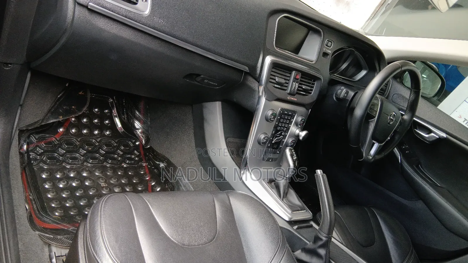 Volvo V40 2018