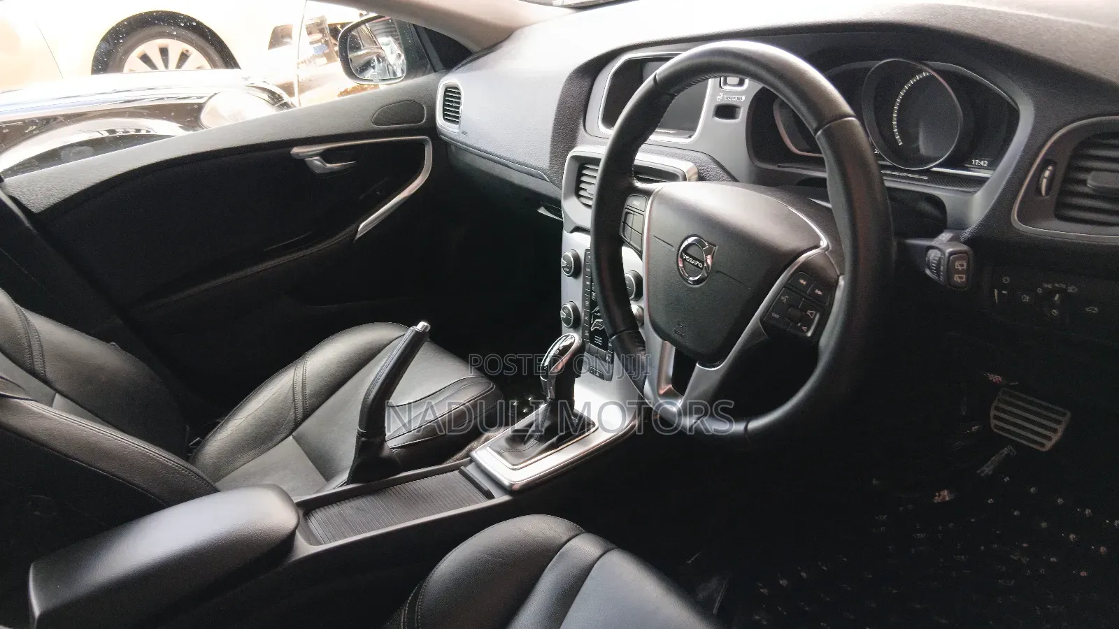 Volvo V40 2018