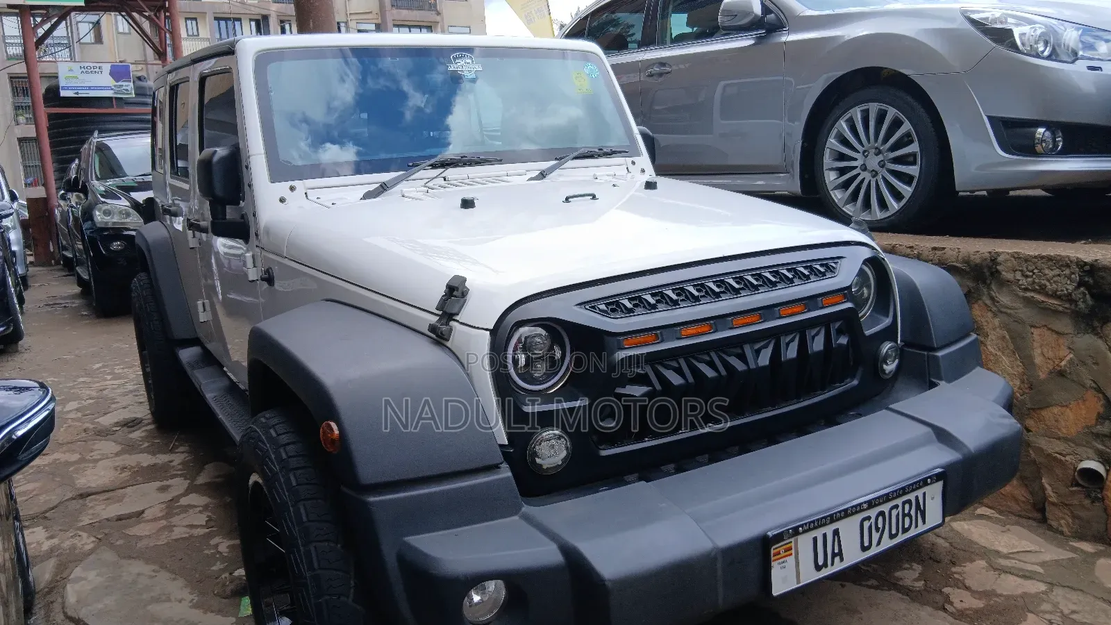 Jeep Cherokee 2010 White