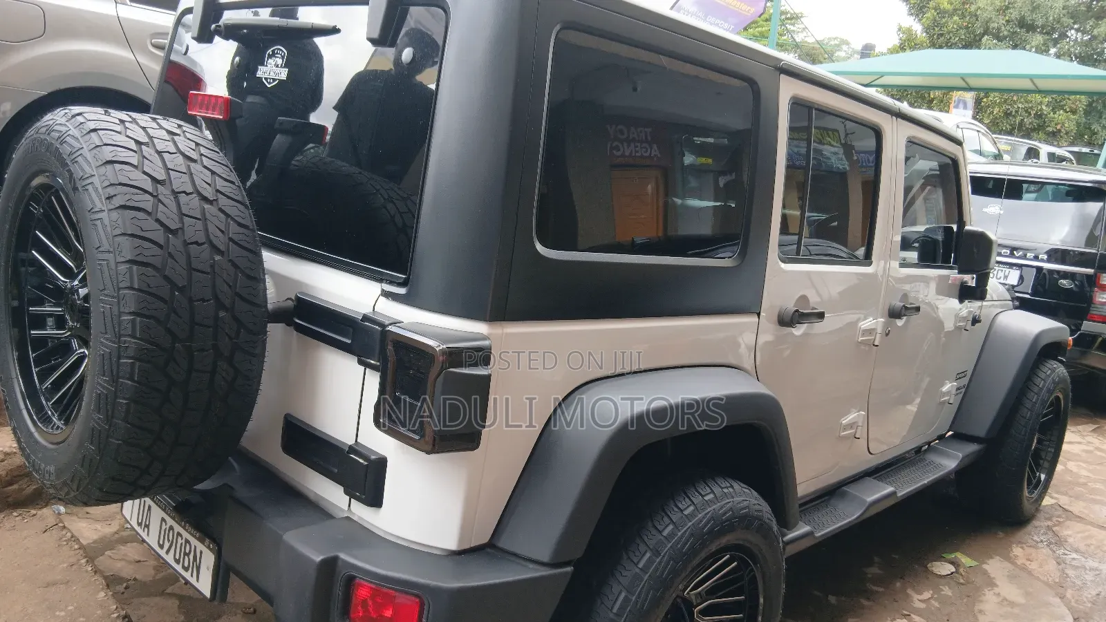 Jeep Cherokee 2010 White