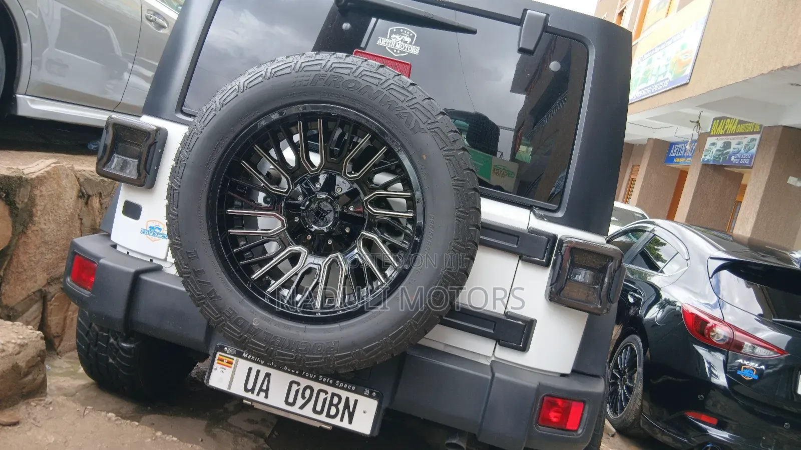 Jeep Cherokee 2010 White