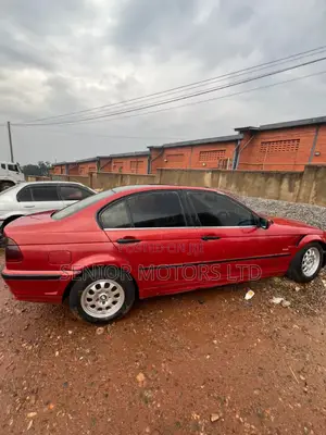 BMW 320i 2004 Red