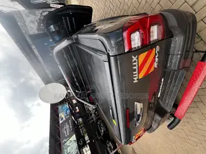 Hilux Retractable Bed Cover