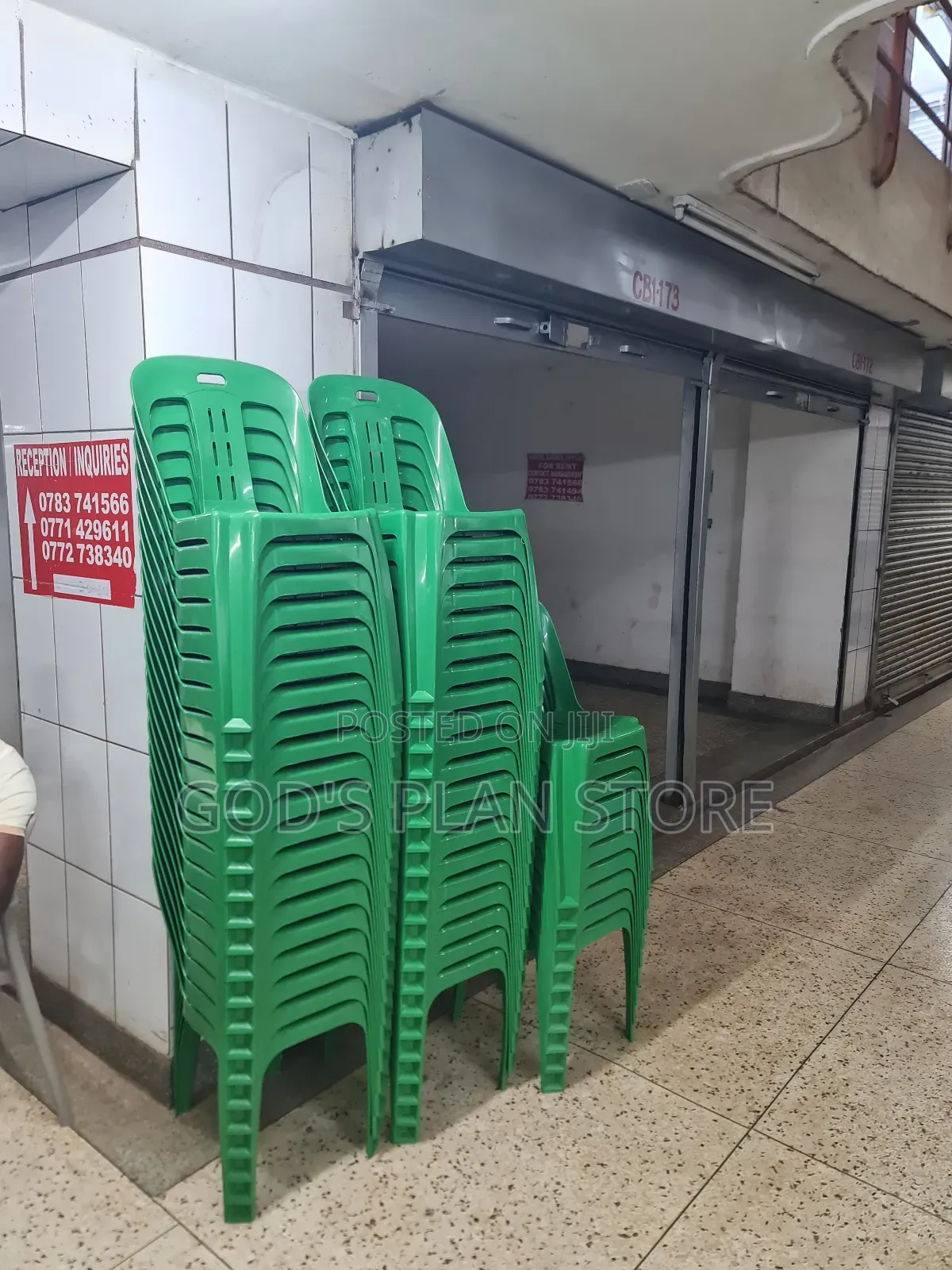 Universal Plastic Chairs Plastic Chairs