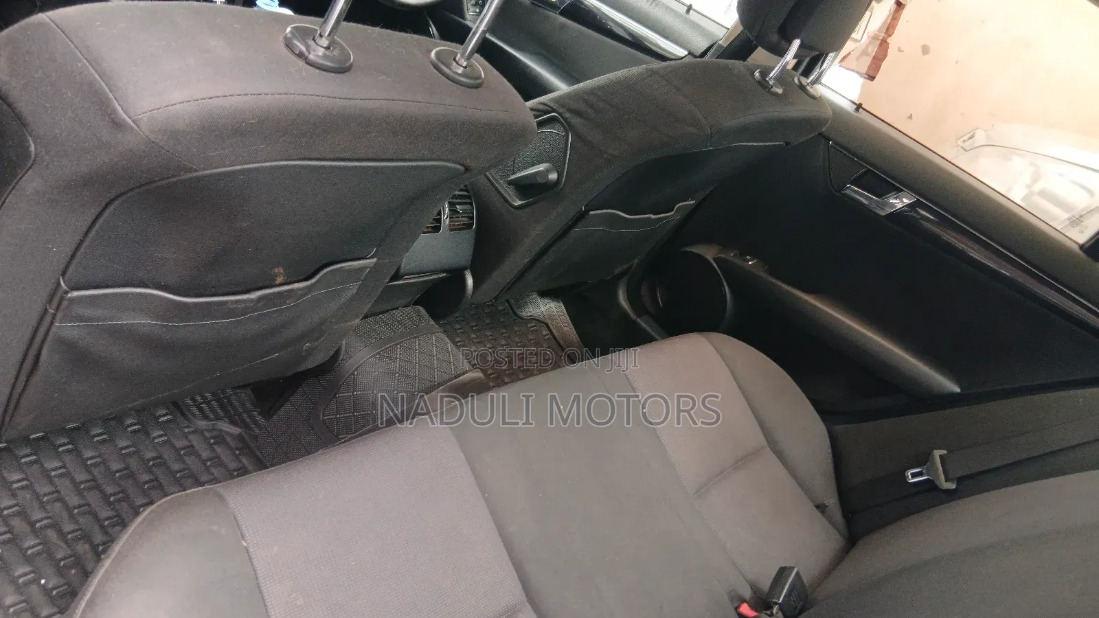 Mercedes-Benz C200 2012 Silver
