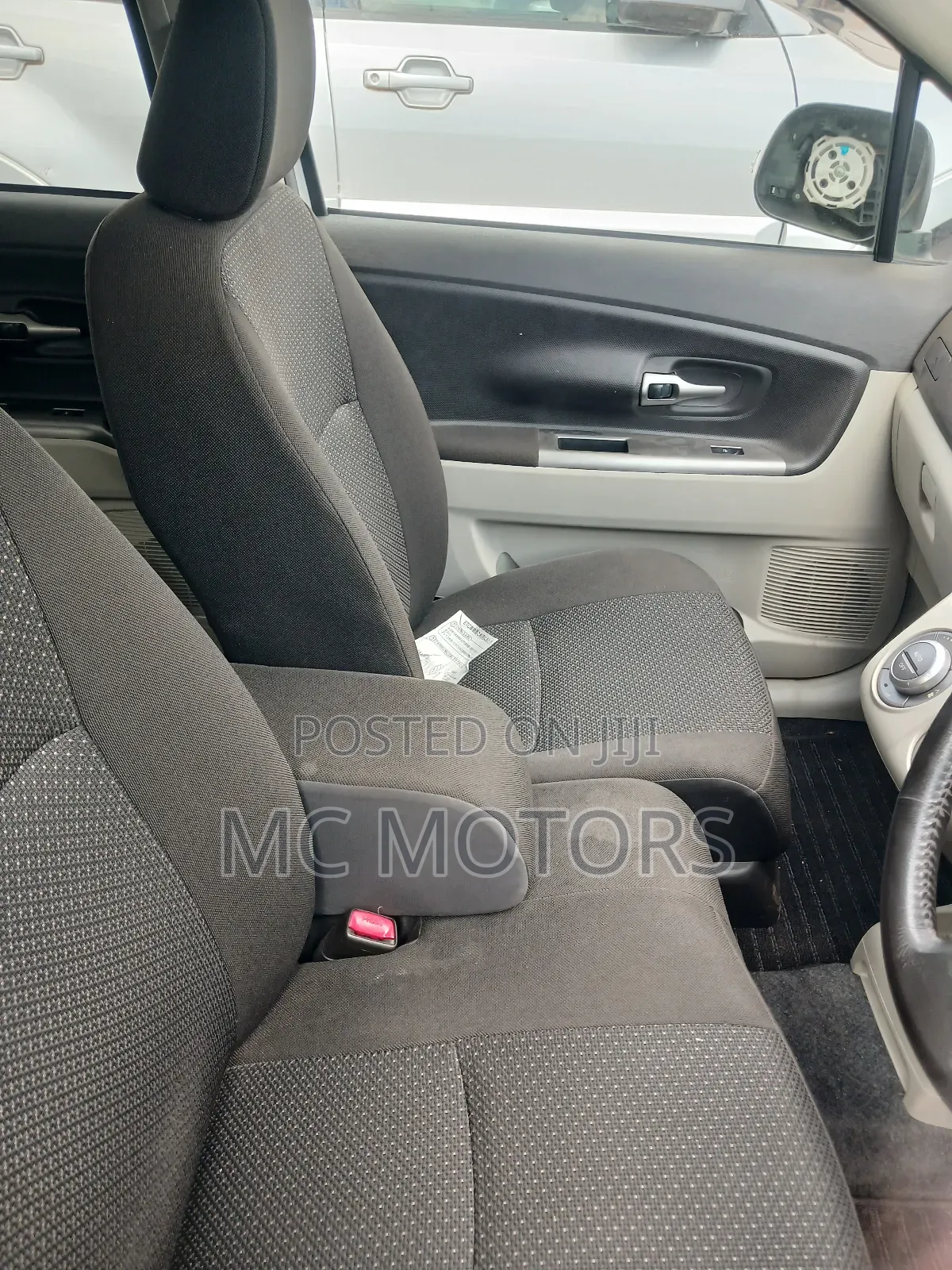 Toyota Passo Sette 1.5 AWD 2010 White