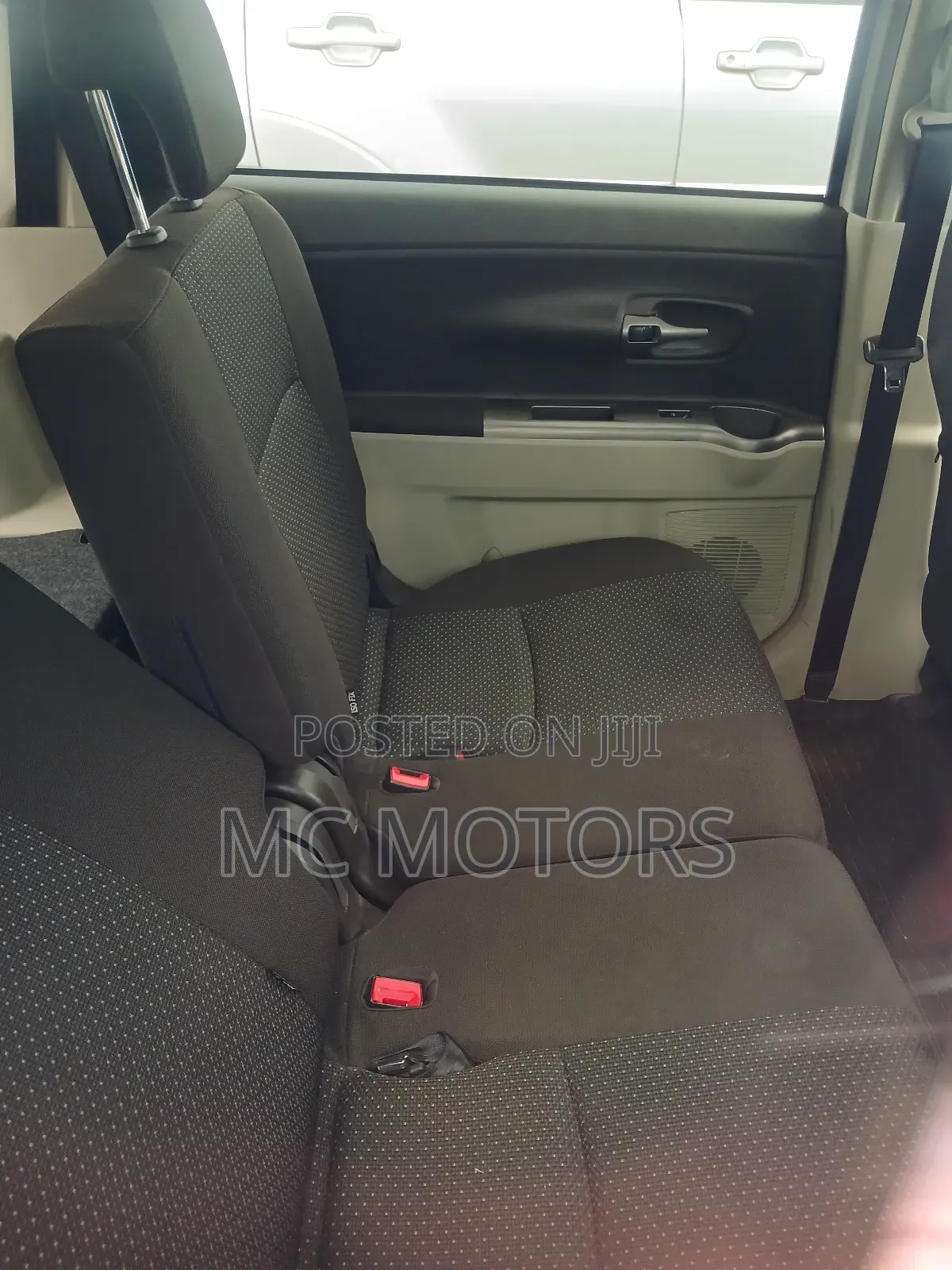 Toyota Passo Sette 1.5 AWD 2010 White