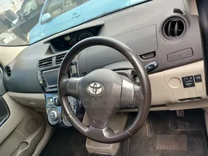 Toyota Passo Sette 1.5 AWD 2010 White